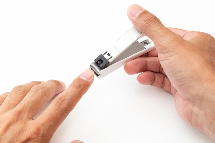 continuousbeauty-hand-cut-file